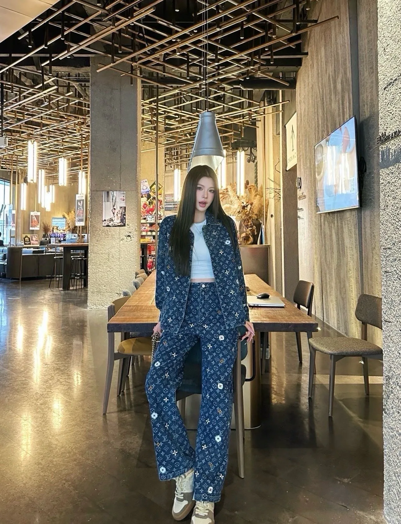 Джинсы Мужские Louis Vuitton 18395781