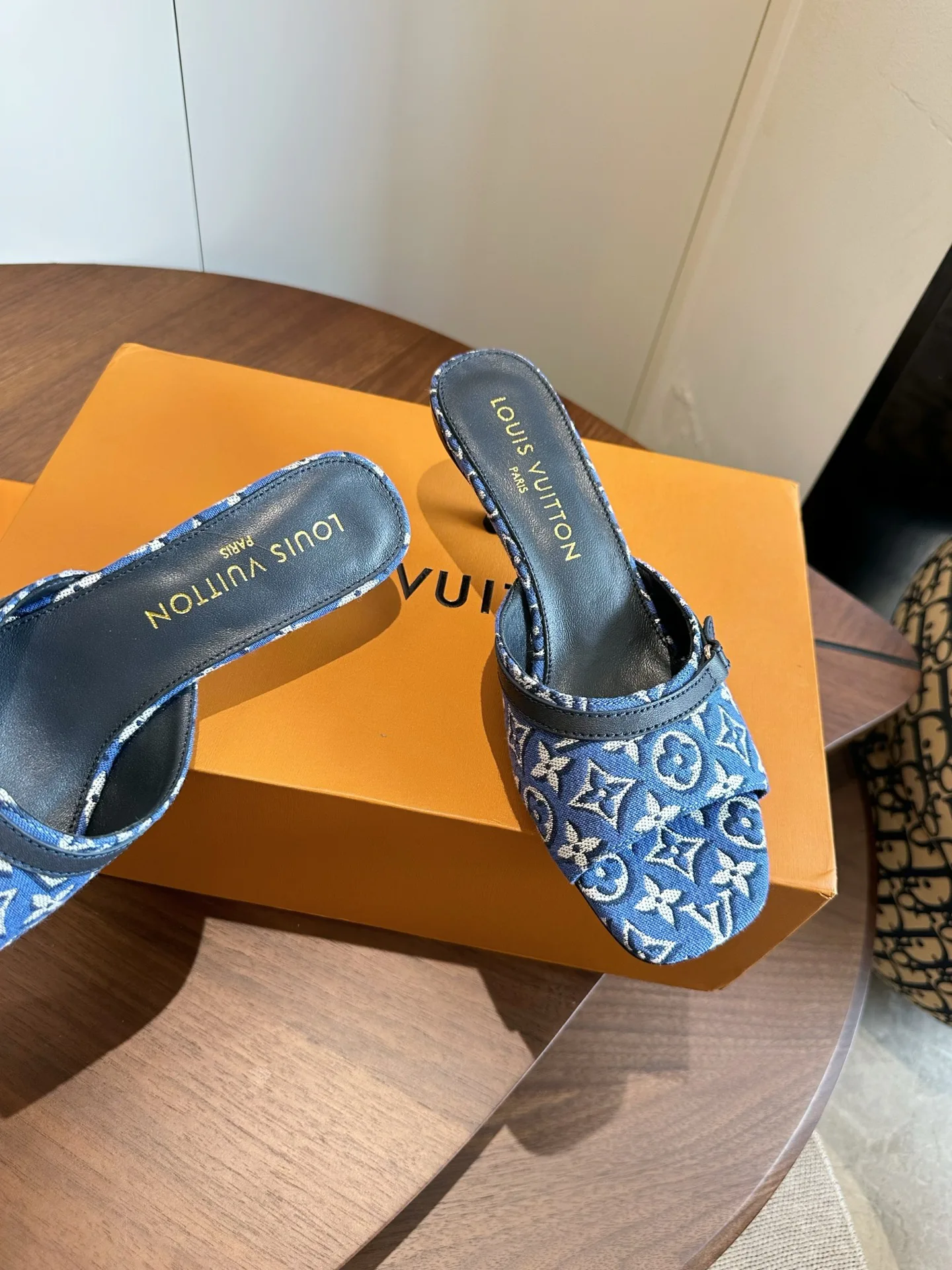 Мюли И Сабо Женские Louis Vuitton 17580803