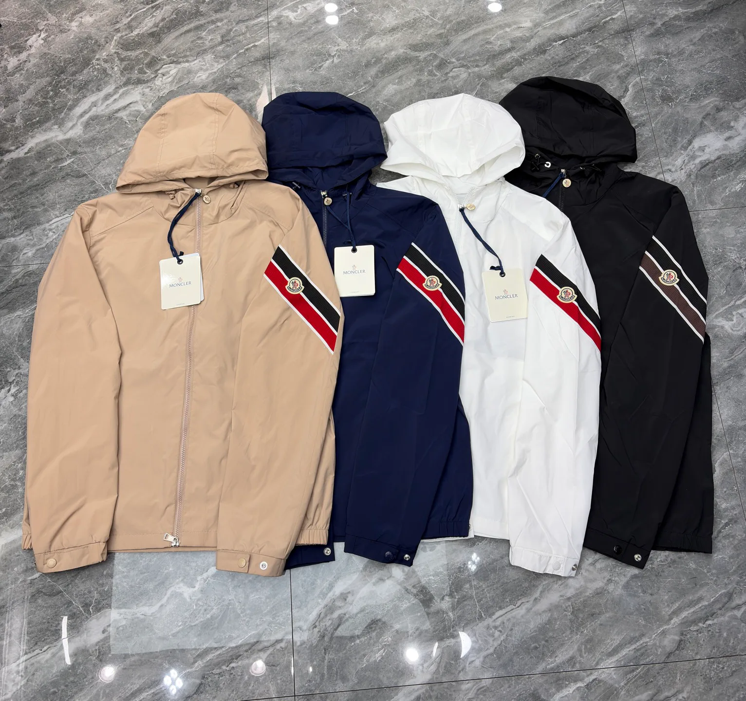 Куртки И Пуховики Мужские Moncler 12712742