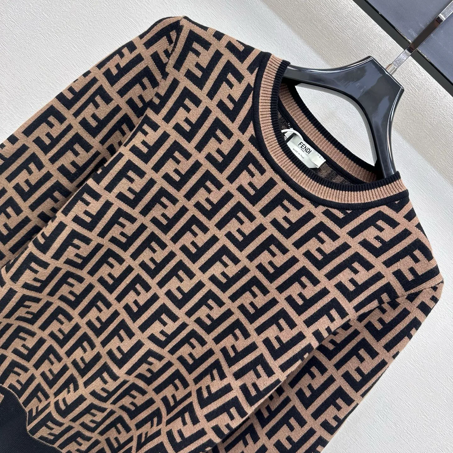 Джемперы И Свитеры Женские Fendi 18411212