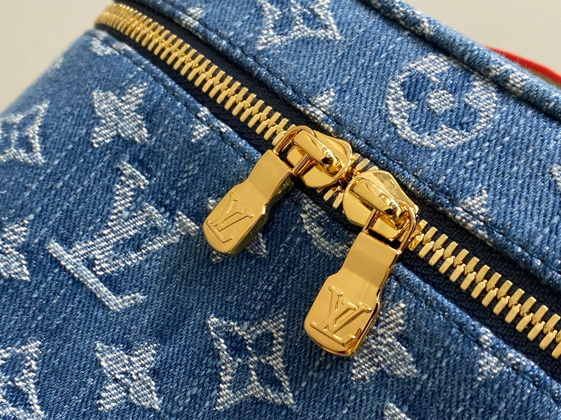 Клатчи Женские Louis Vuitton 11509359