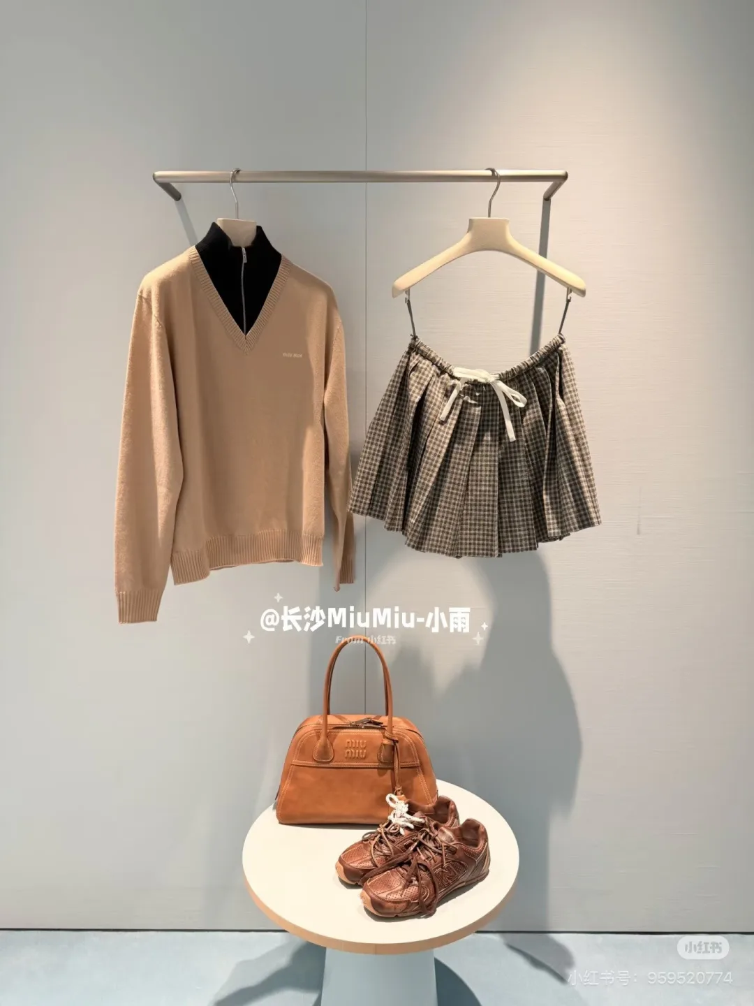 Джемперы И Свитеры Женские Miu Miu 18120316