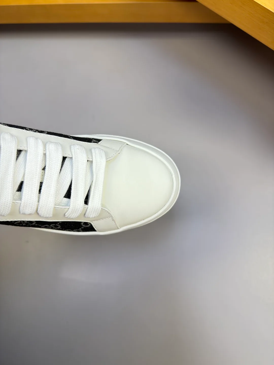 Кроссовки Женские Gucci 18781752