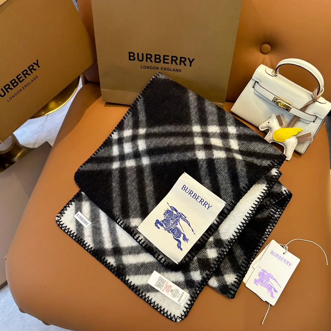 Шарфы Burberry 18401215
