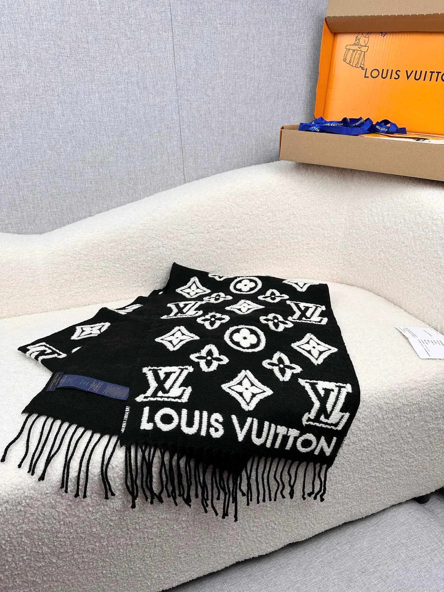 Шарфы Louis Vuitton 1826423