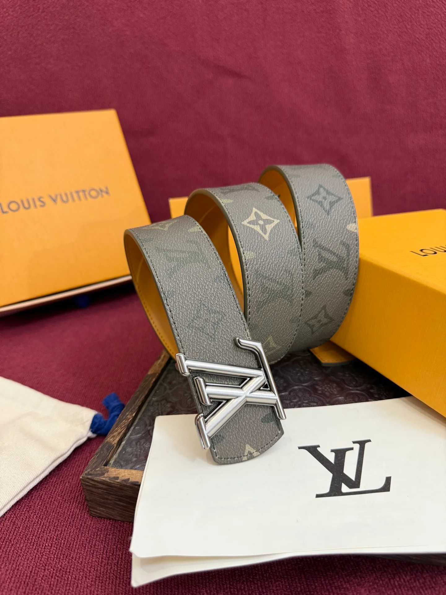 Ремни Louis Vuitton 608156