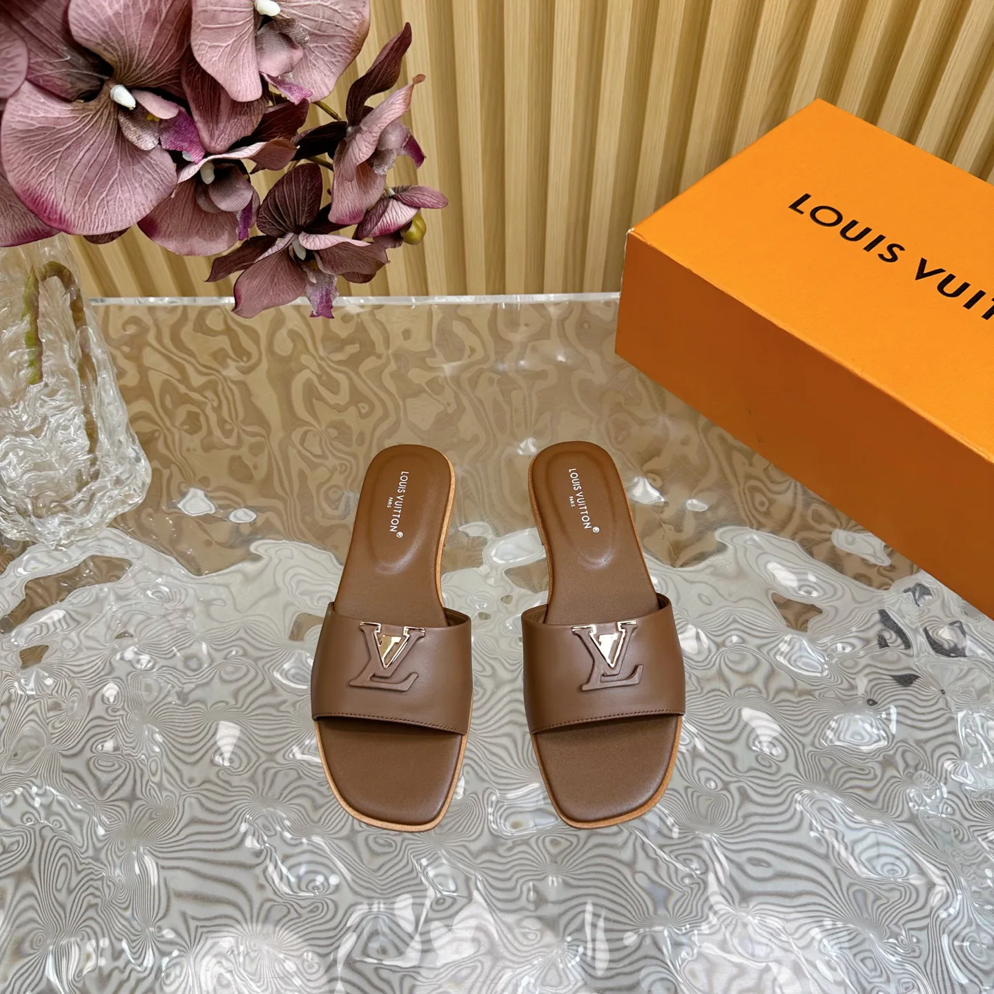 Шлепанцы Женские Louis Vuitton 629256