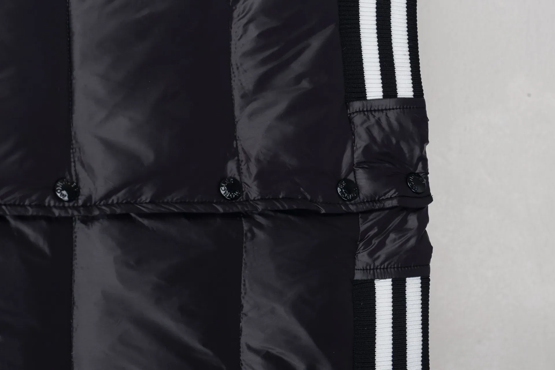 Куртки И Пуховики Мужские Moncler 281757
