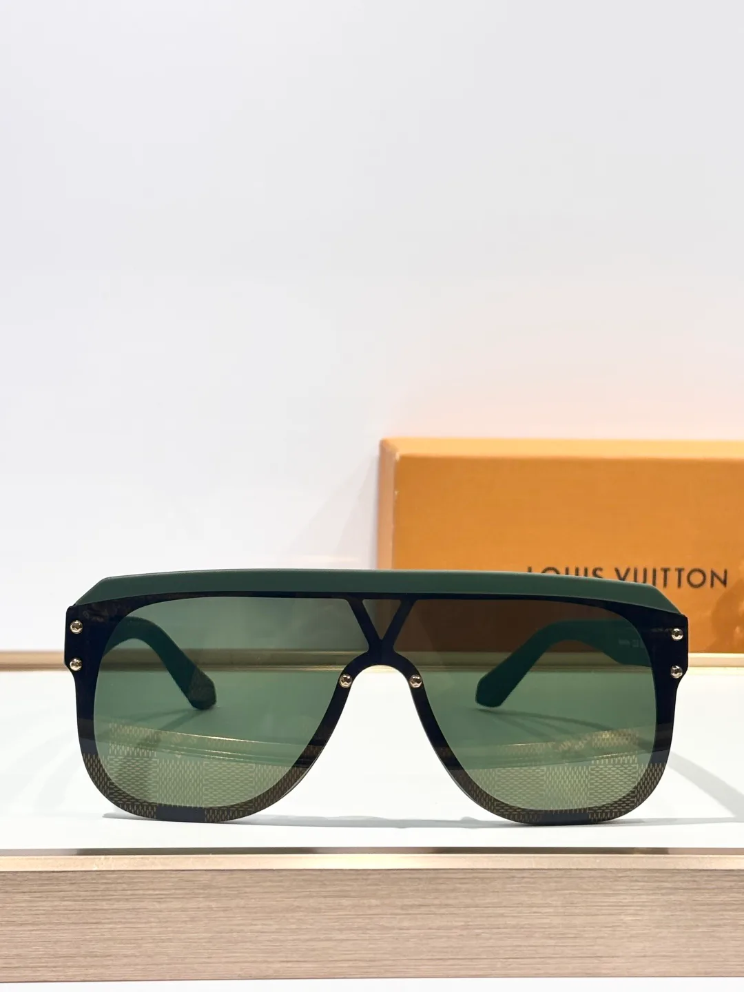 Очки Louis Vuitton 18196736