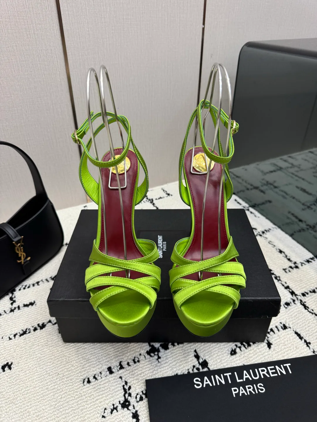 Босоножки Женские Saint Laurent 18049027