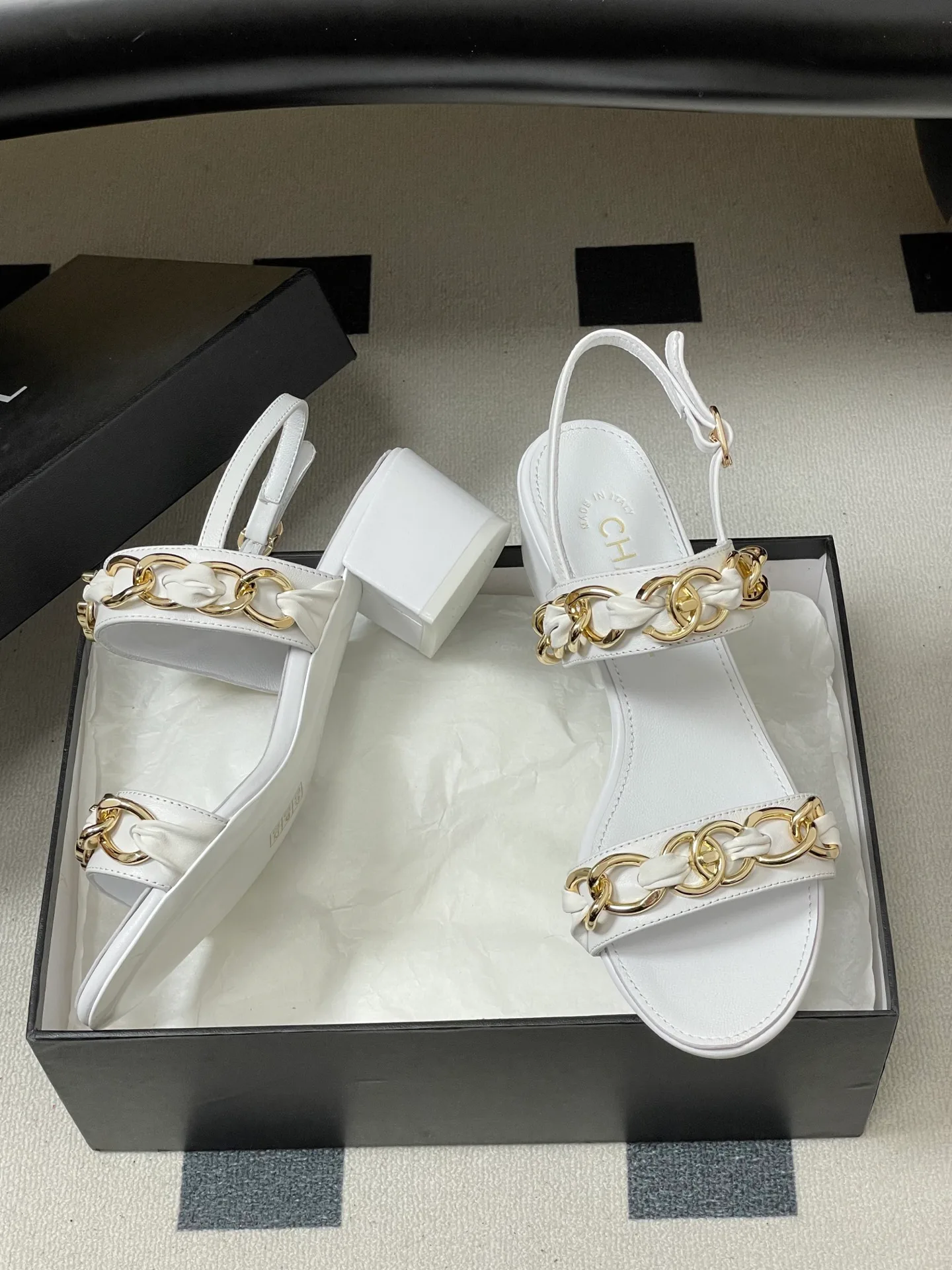 Босоножки Женские Chanel 10993853