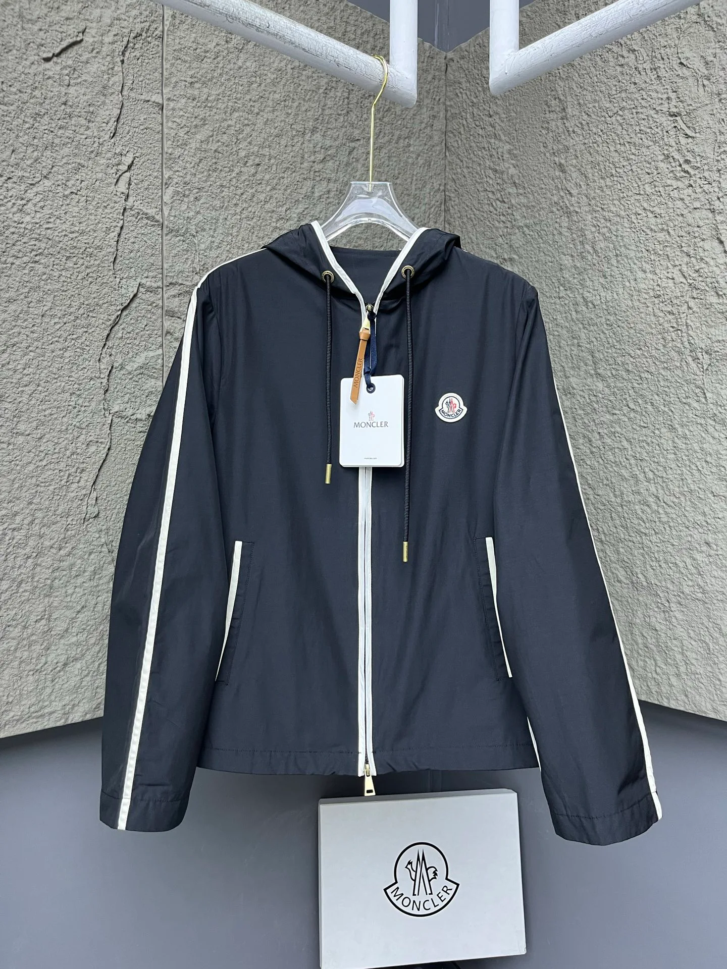 Куртки И Пуховики Женские Moncler 14179711