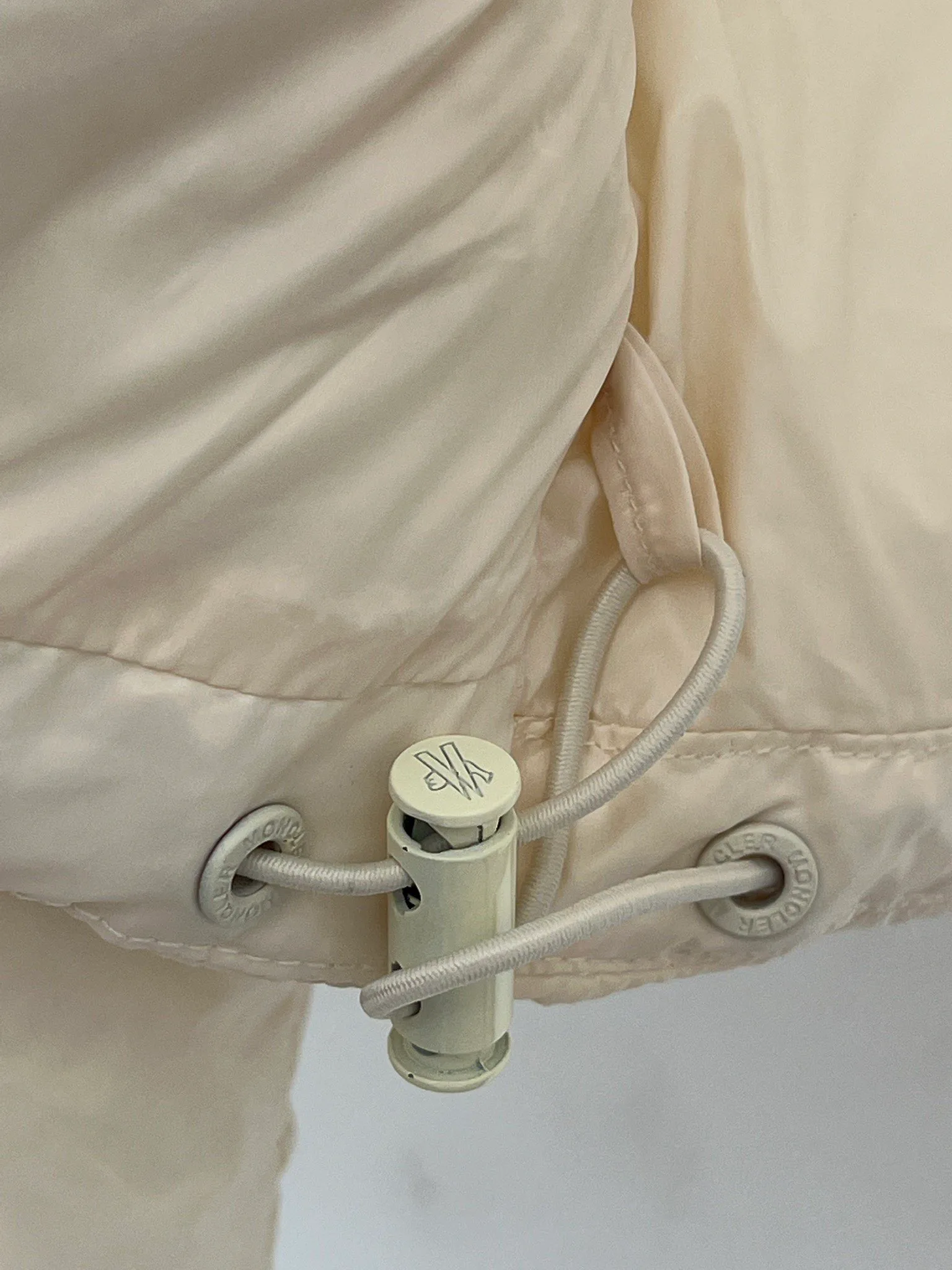 Куртки И Пуховики Женские Moncler 18416137