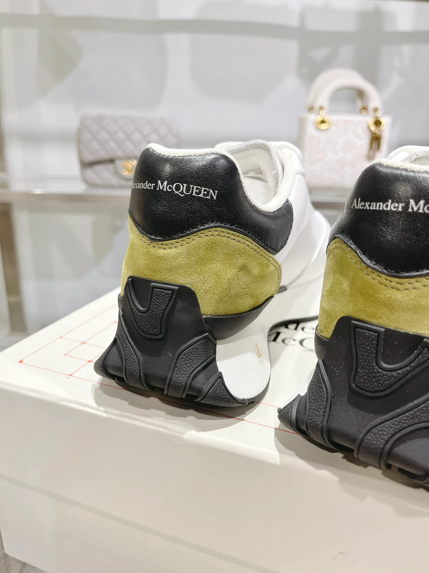 Кроссовки Мужские Alexander Mcqueen 18011213
