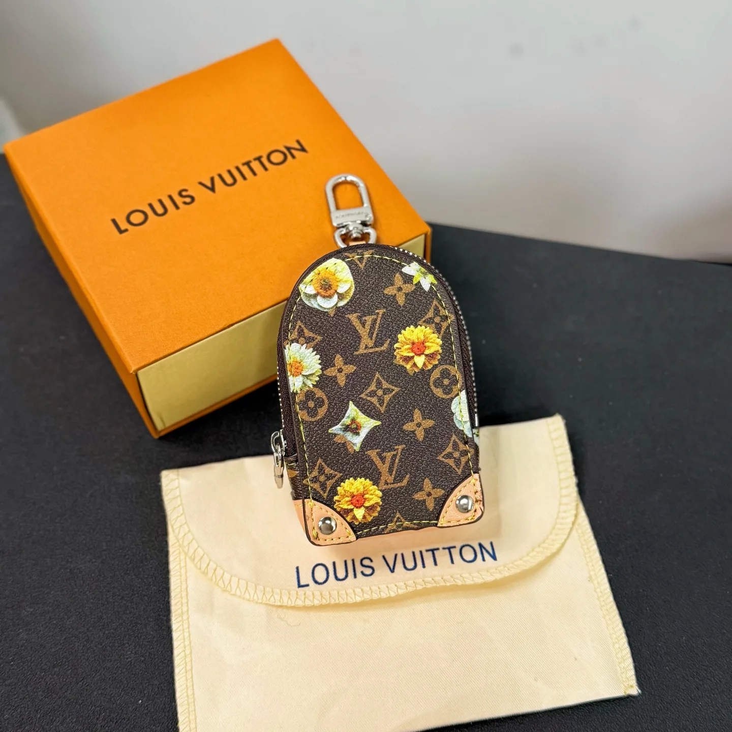 Клатчи Женские Louis Vuitton 13271458