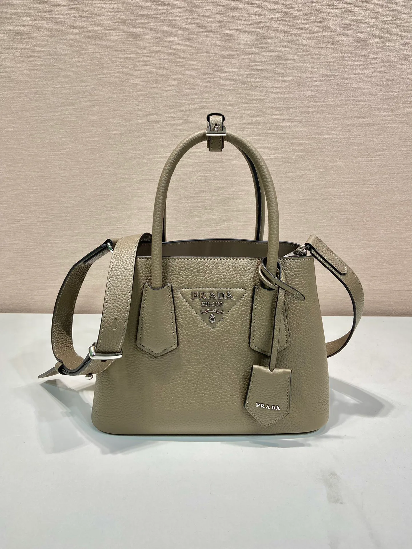Классические Сумки Женские Prada 11449106