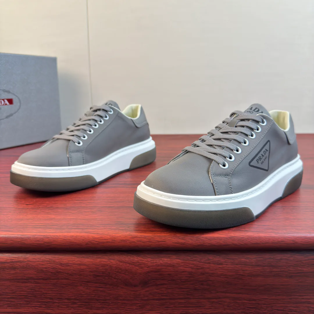 Кроссовки Мужские Prada 16935017