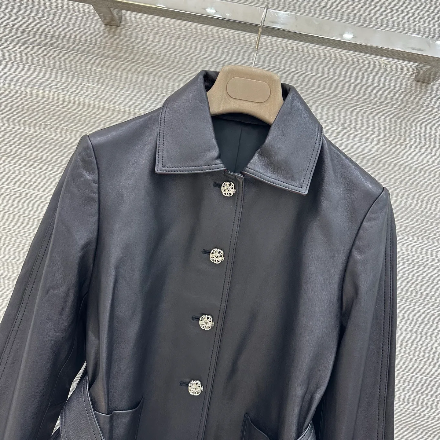 Кожаные Куртки И Дублёнки Женские Chanel 17891088