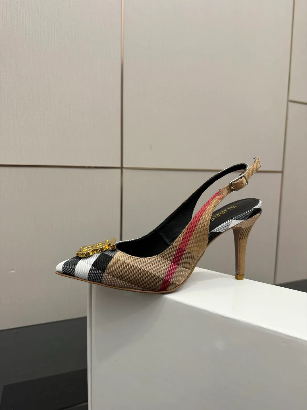 Туфли Женские Burberry 11336449