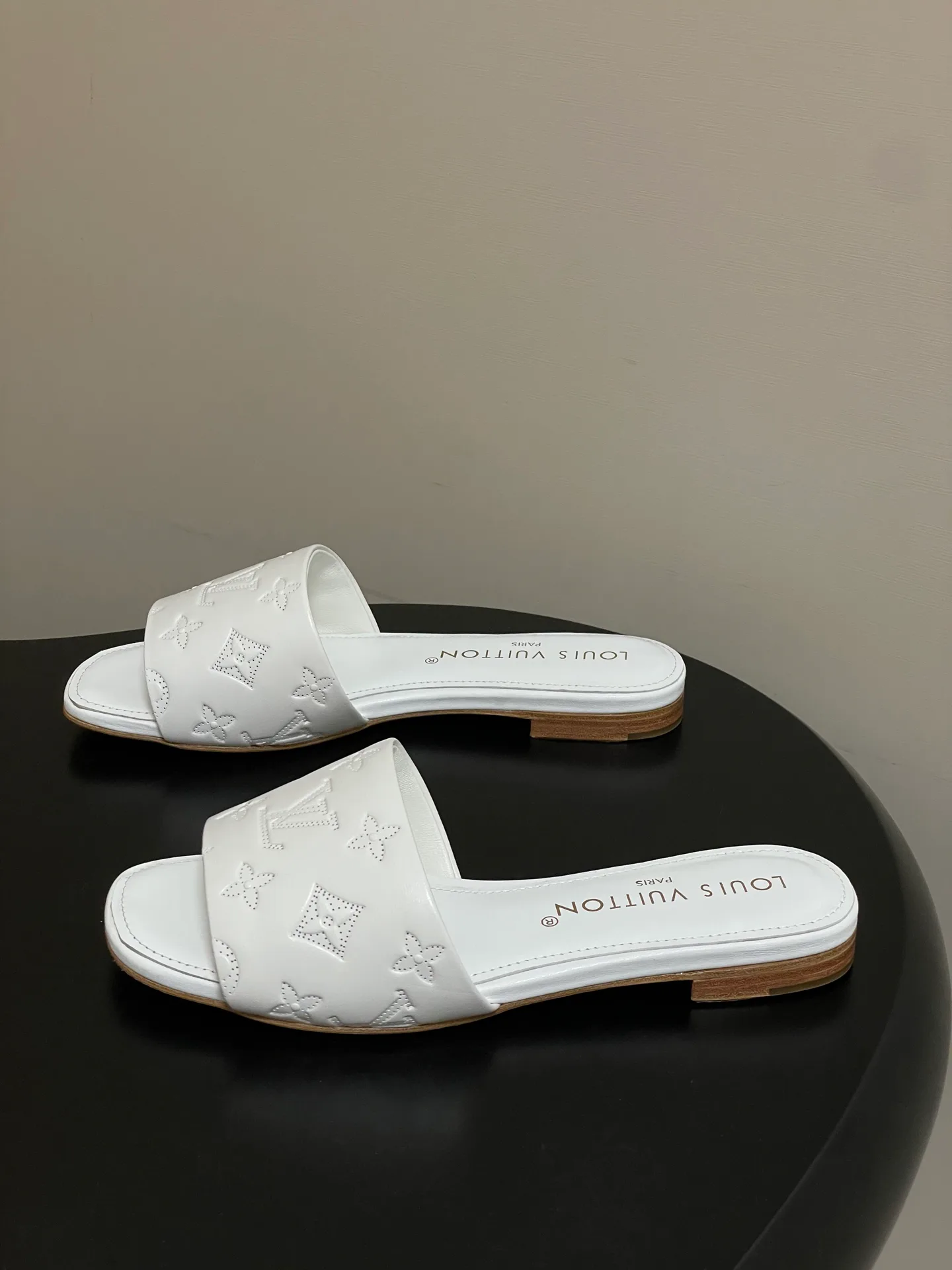 Сандалии Женские Louis Vuitton 11628750