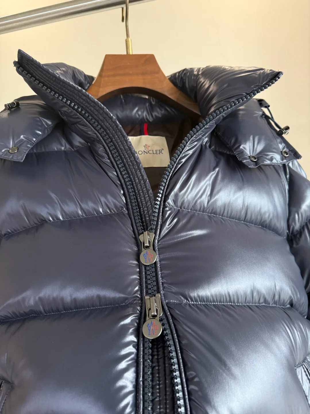 Куртки И Пуховики Мужские Moncler 1073509