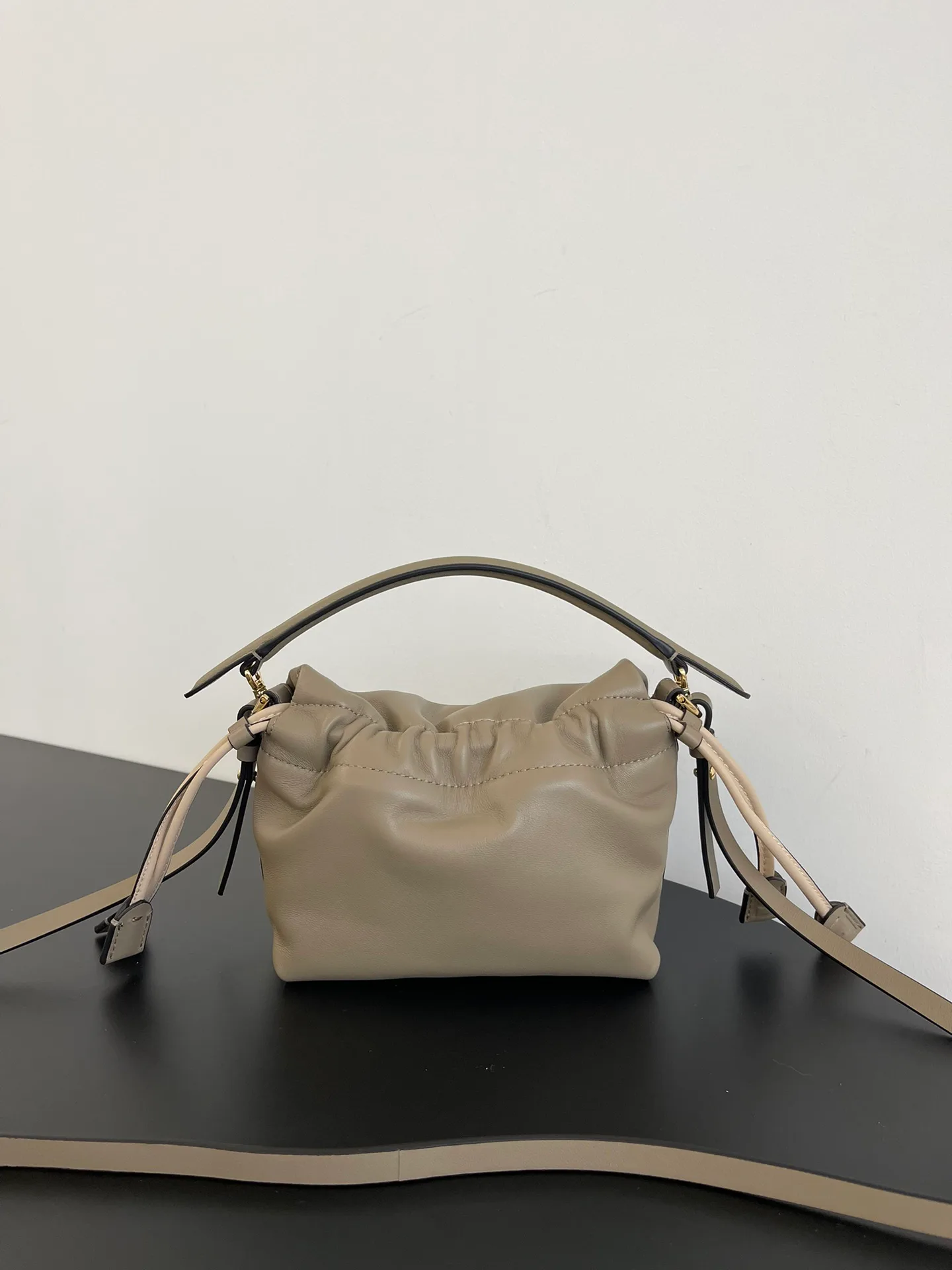 Классические Сумки Женские Fendi 13546207