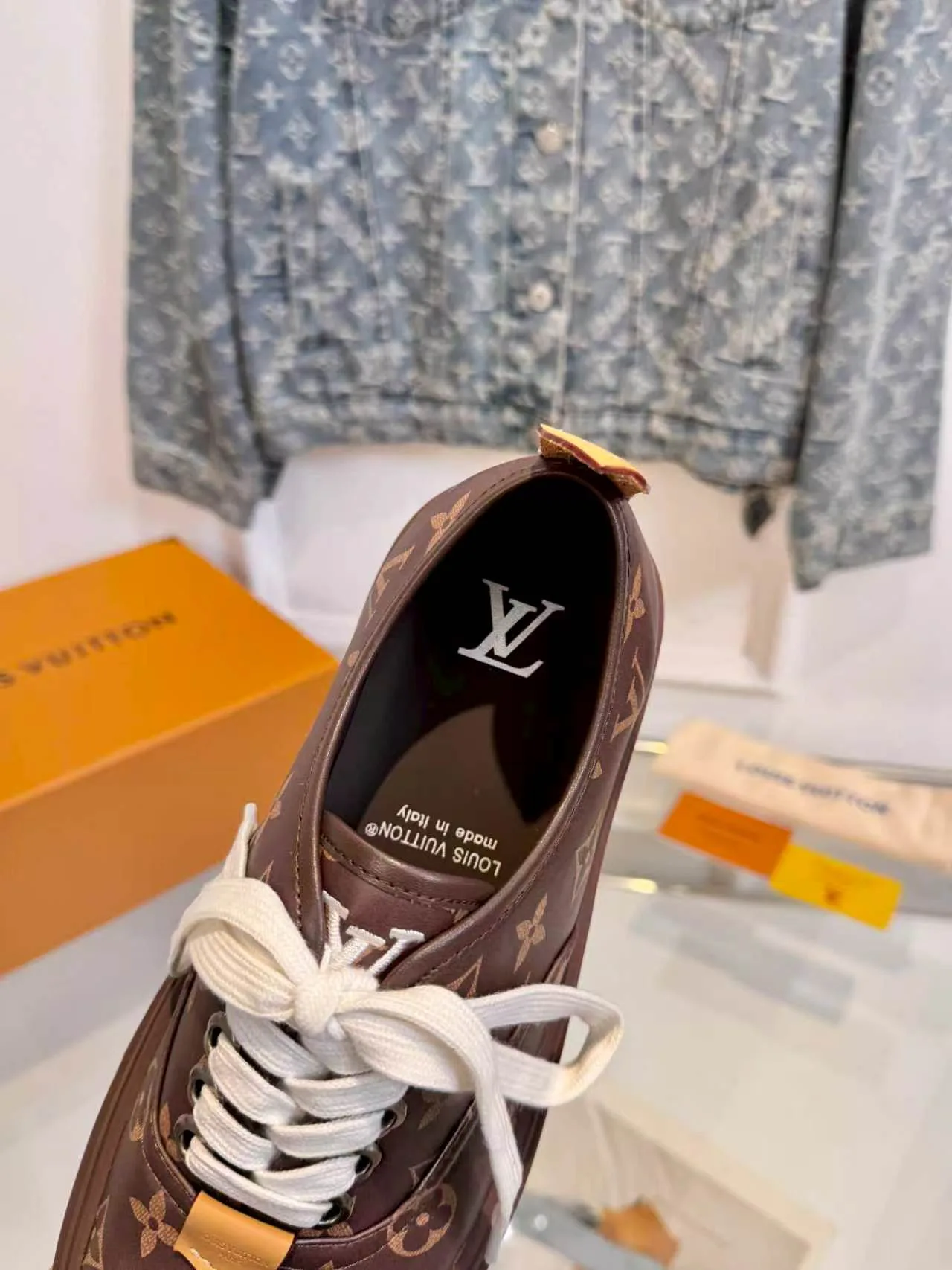 Кроссовки Женские Louis Vuitton 19526550