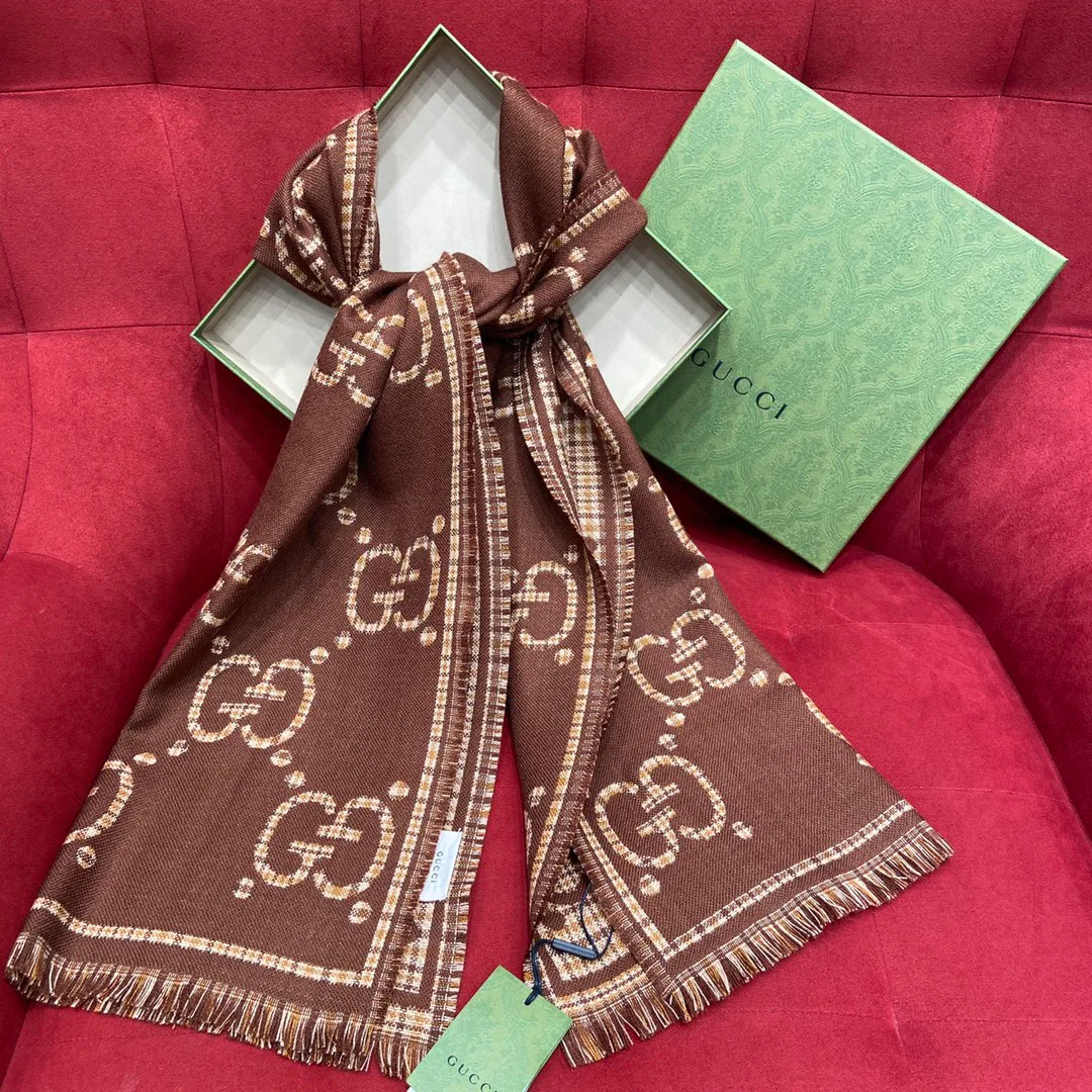 Шарфы Gucci 832132