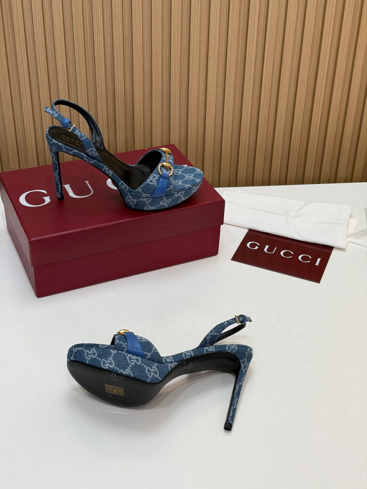 Босоножки Женские Gucci 18396266