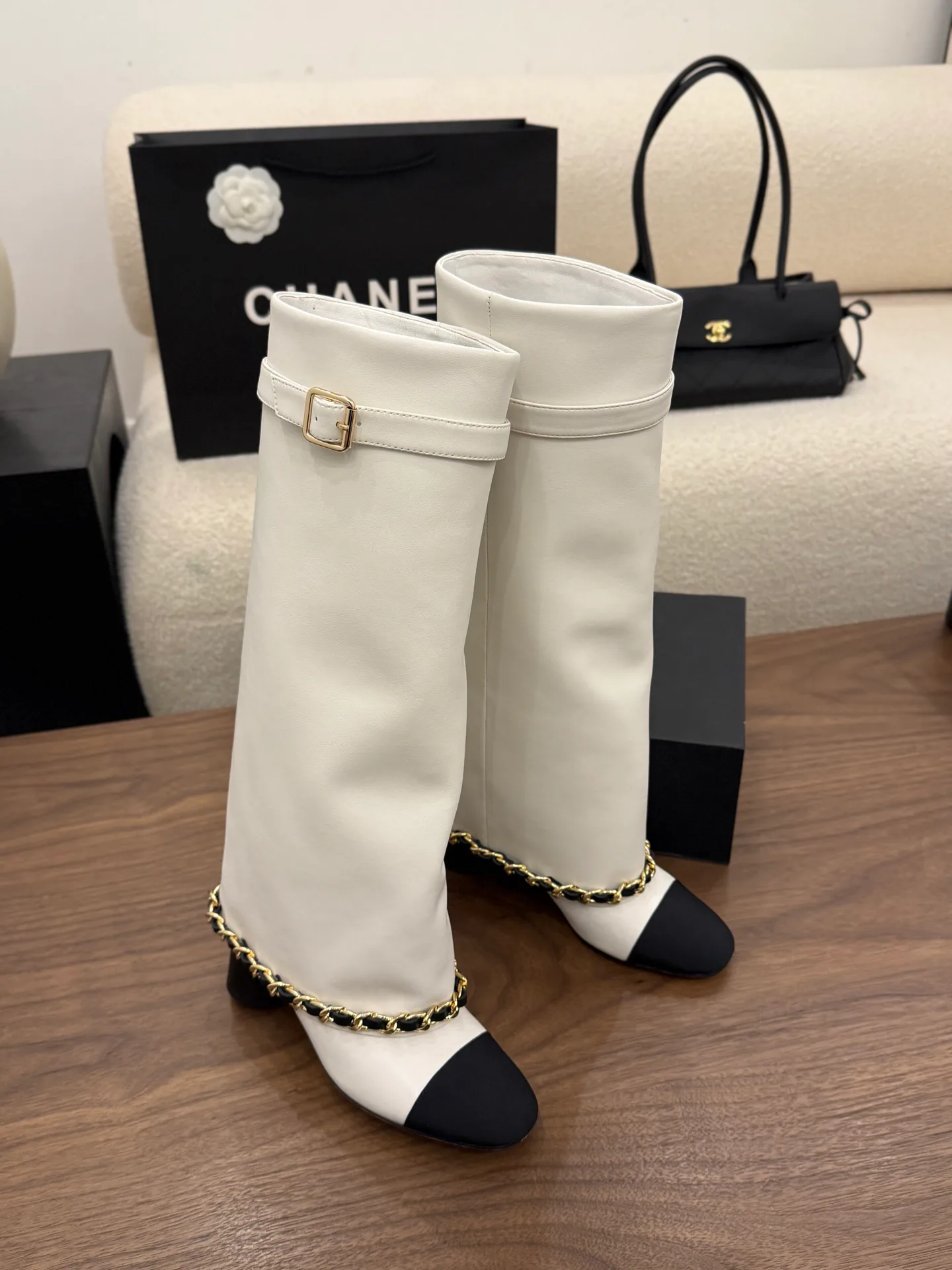 Сапоги Женские Chanel 18223560