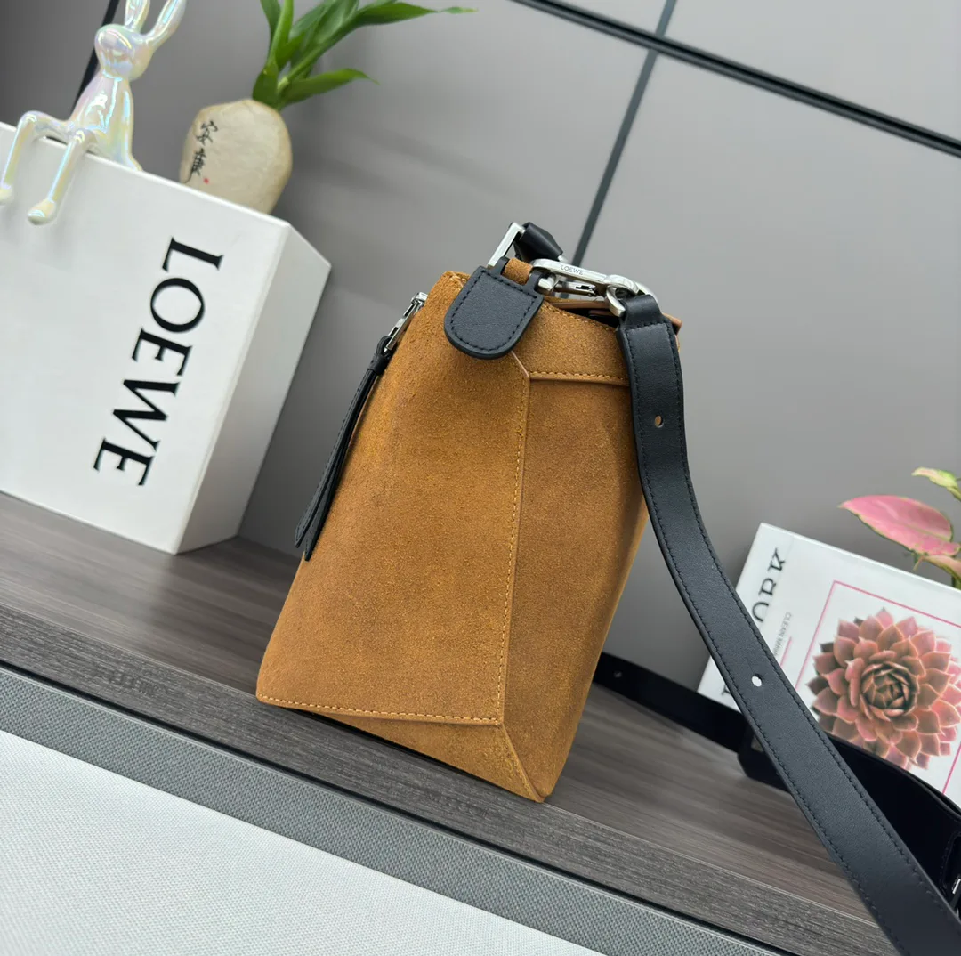 Классические Сумки Женские Loewe 18030367