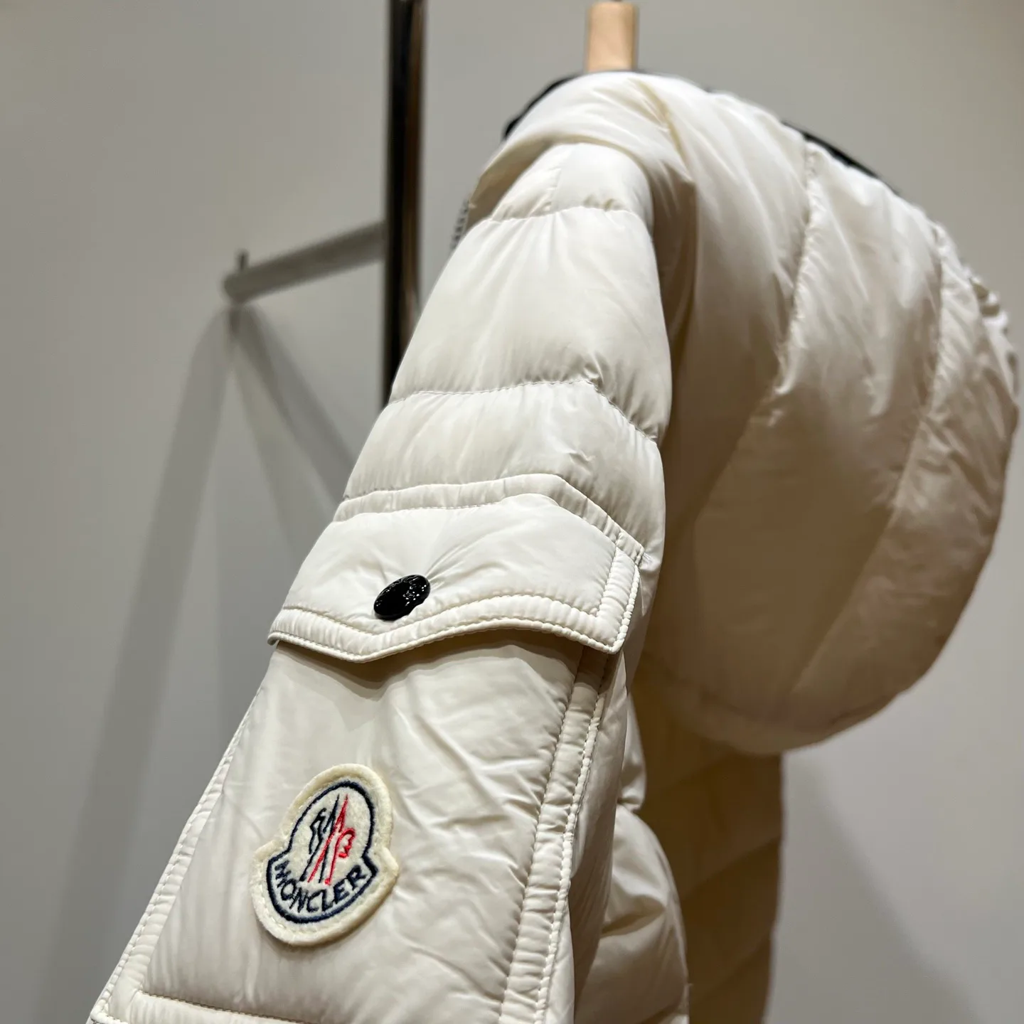Куртки И Пуховики Женские Moncler 18336958