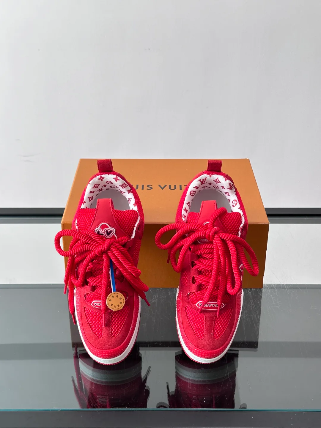 Кроссовки Женские Louis Vuitton 17588549