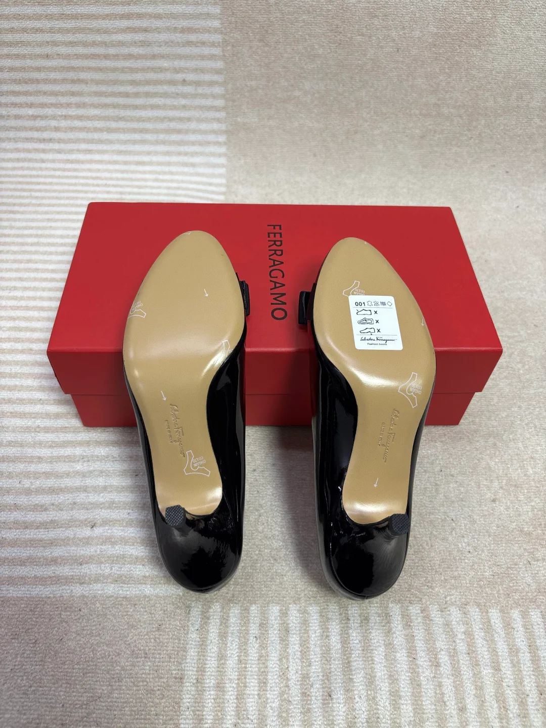 Туфли Женские Salvatore Ferragamo 18720759