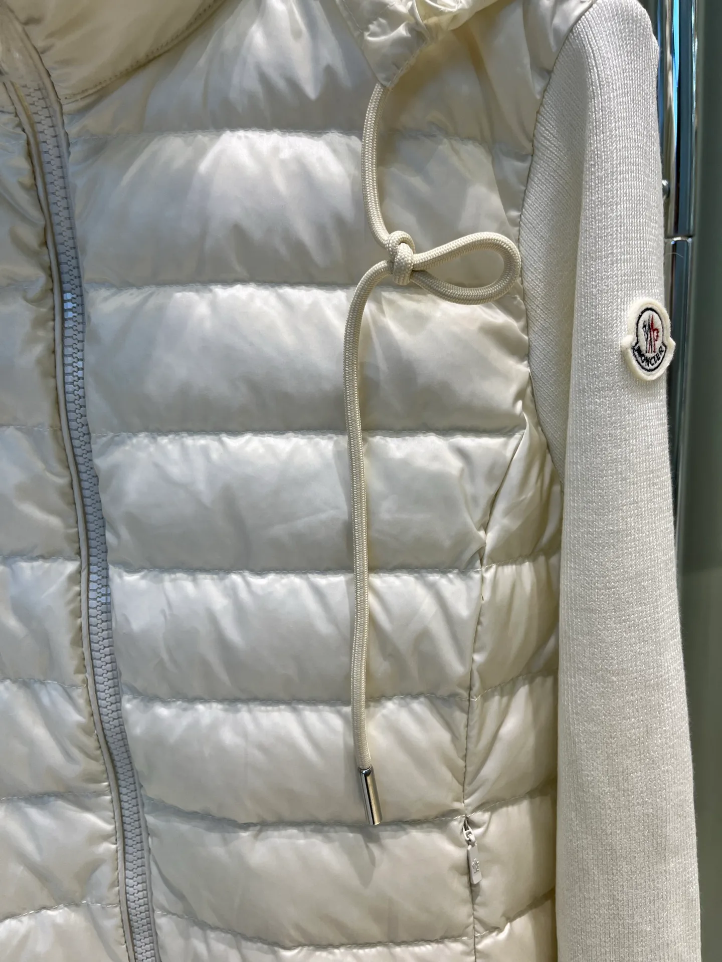 Куртки И Пуховики Женские Moncler 18204180