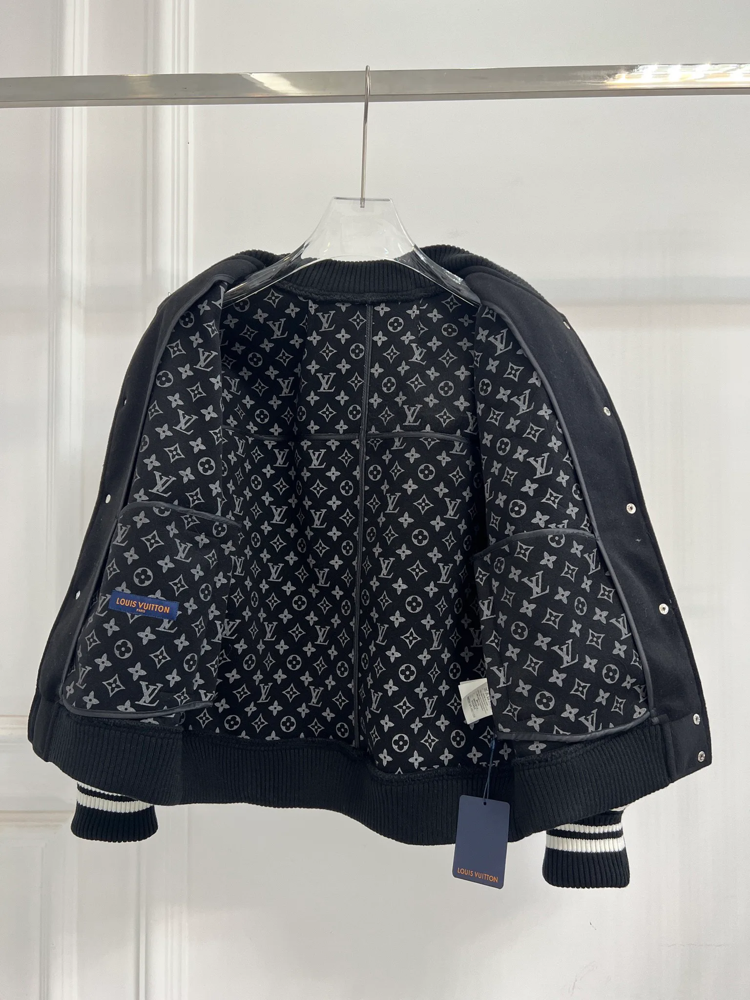 Куртки И Пуховики Женские Louis Vuitton 20699