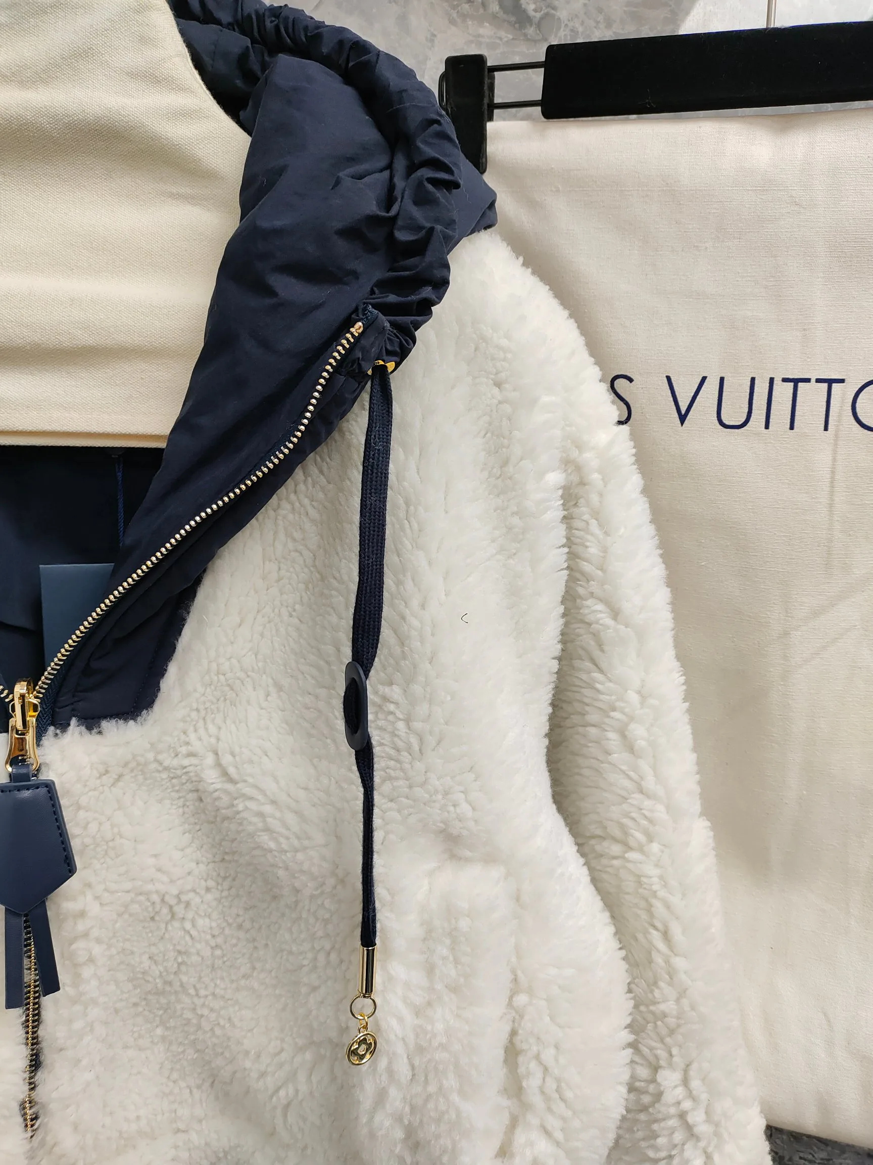 Куртки И Пуховики Женские Louis Vuitton 1276861