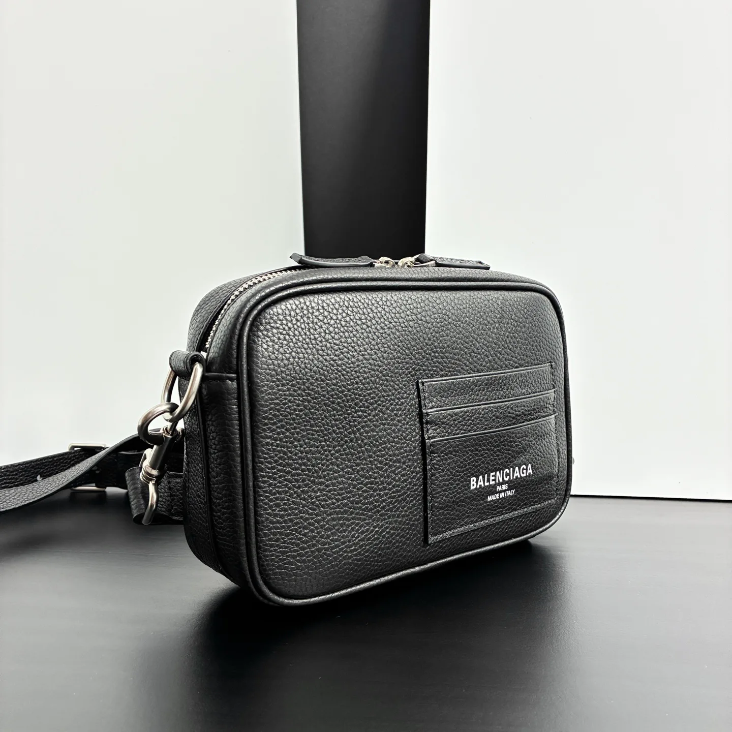 Сумки На Ремне Женские Balenciaga 18136516