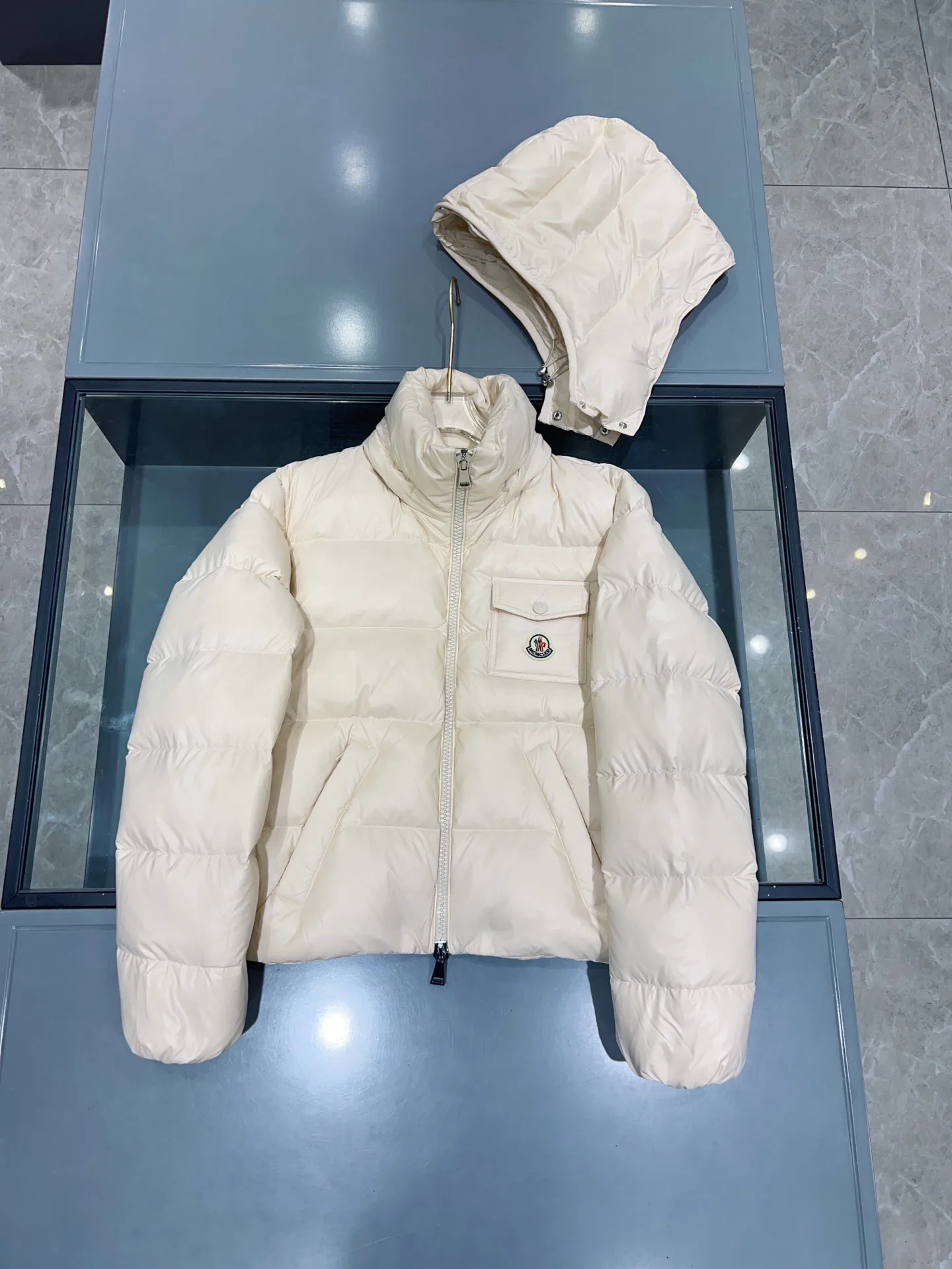 Куртки И Пуховики Женские Moncler 19563150