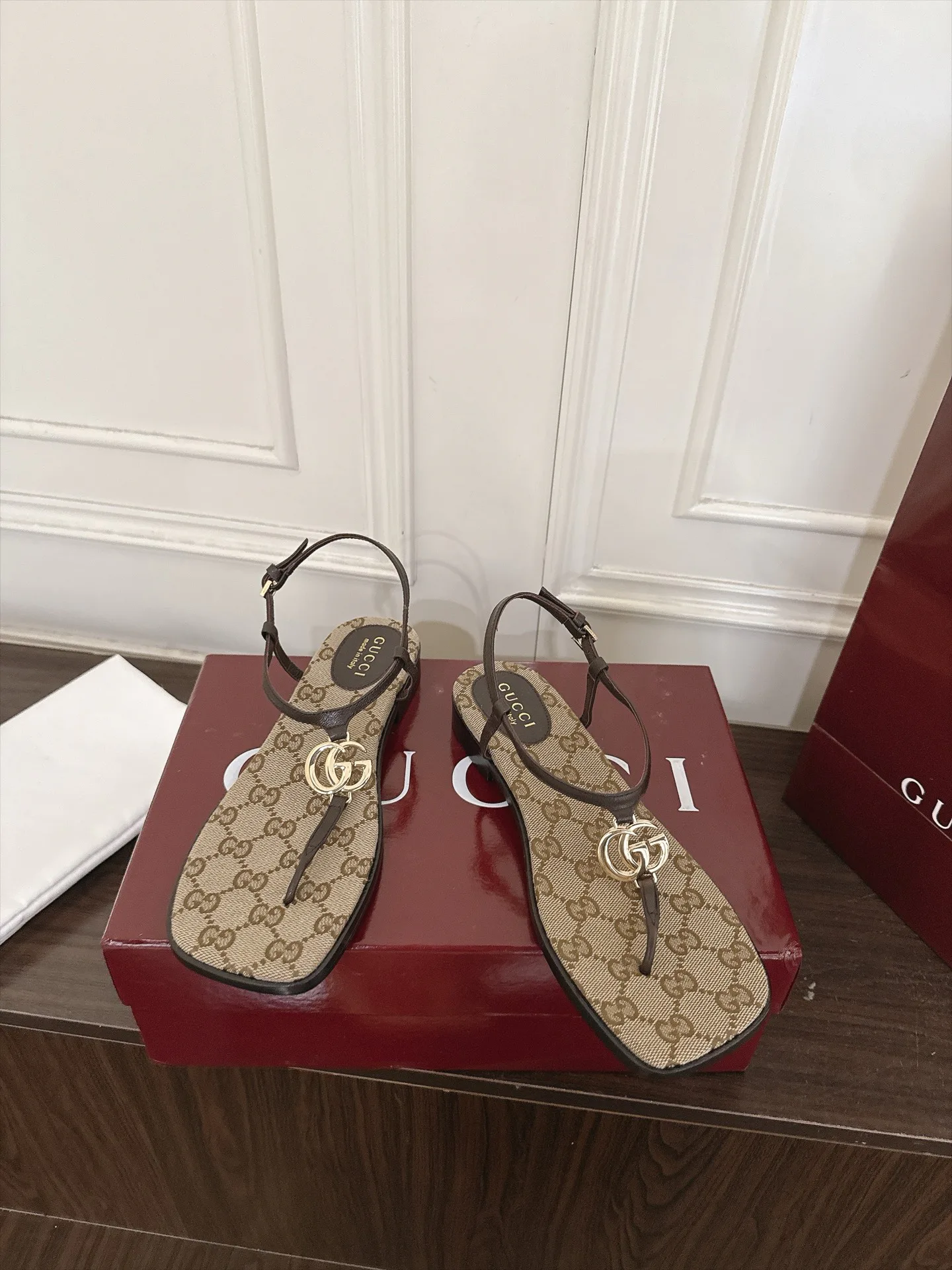 Босоножки Женские Gucci 18143126