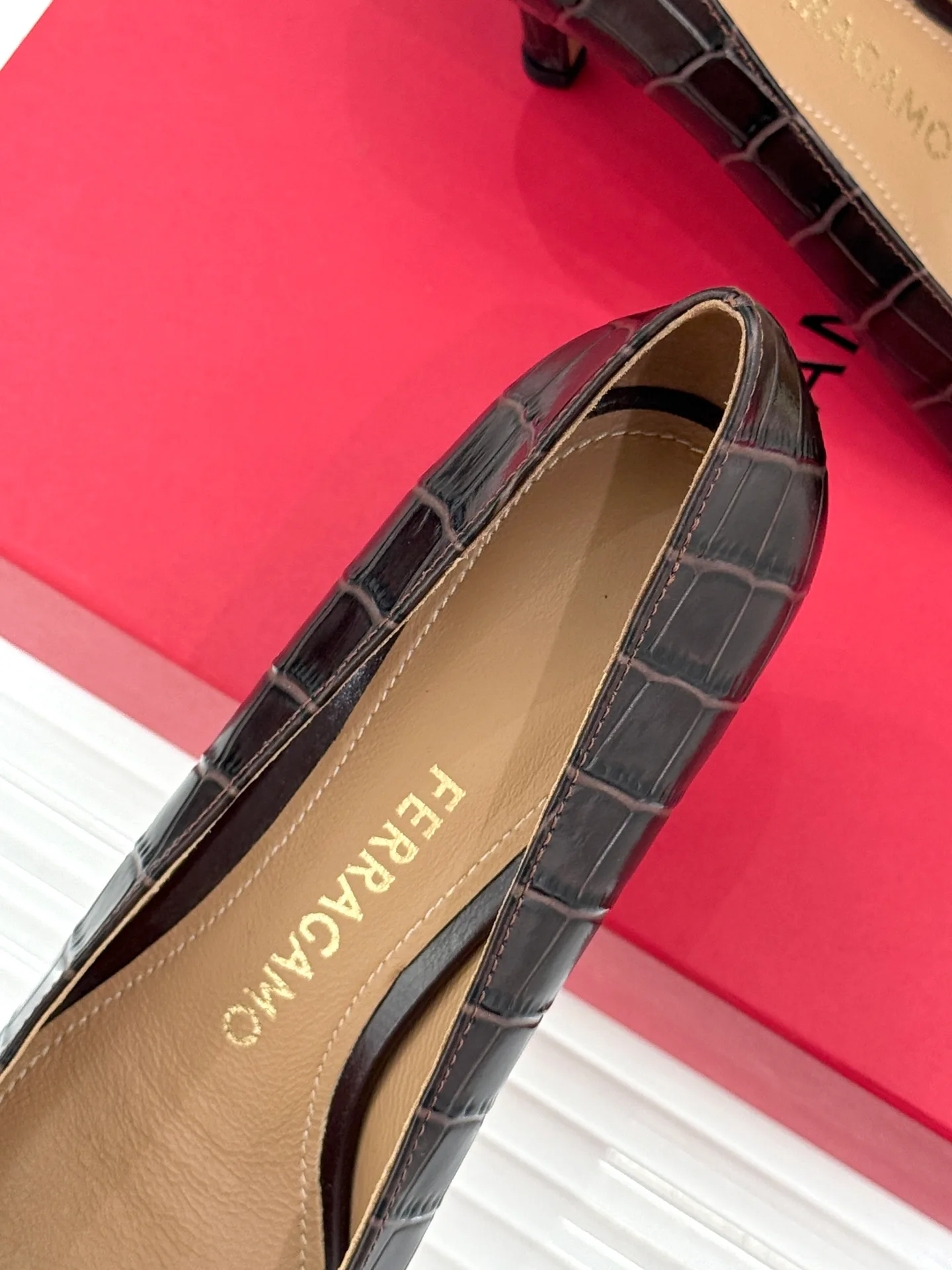Туфли Женские Salvatore Ferragamo 18104107