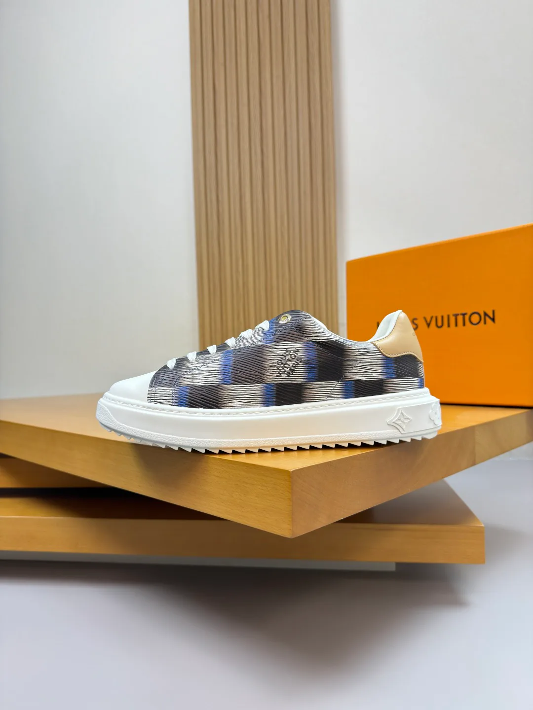 Кроссовки Женские Louis Vuitton 2652655