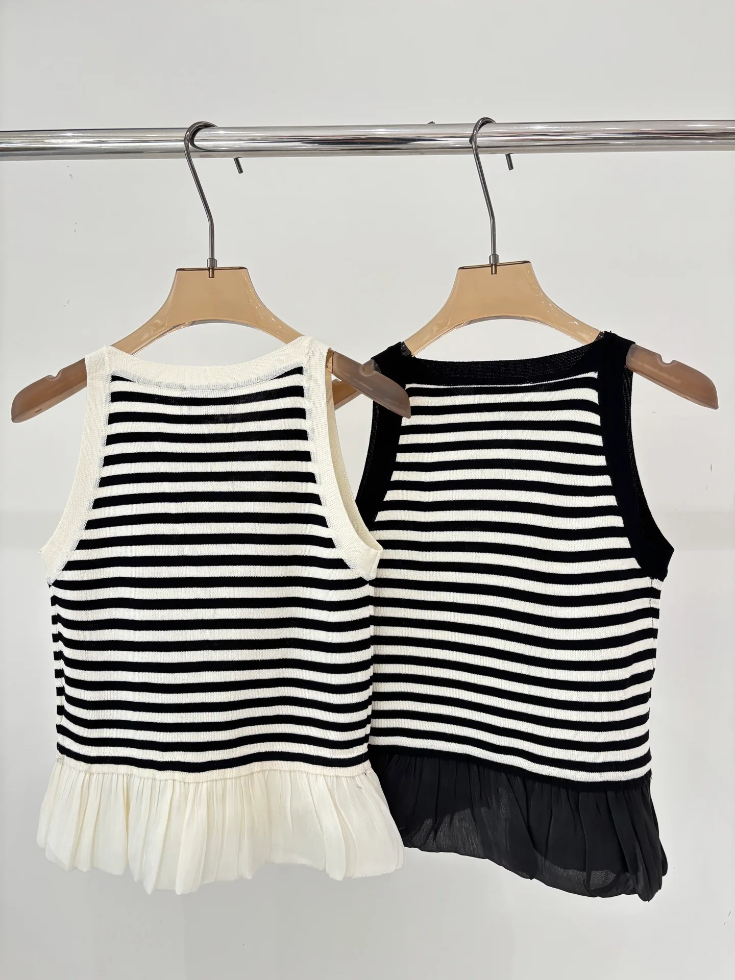 Жилеты Женские Chanel 11452289