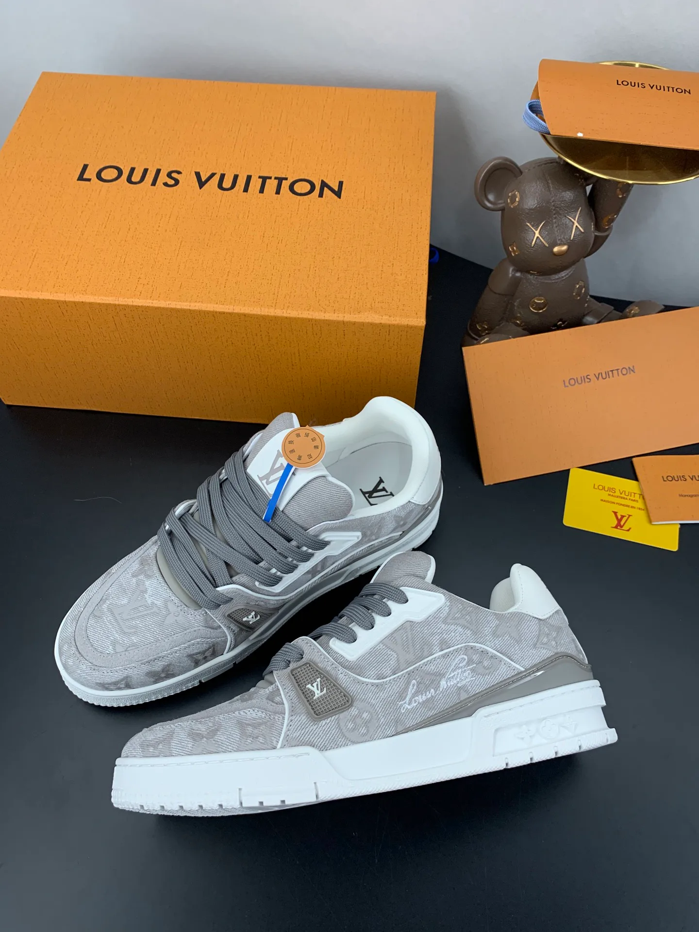 Кроссовки Женские Louis Vuitton 17545276
