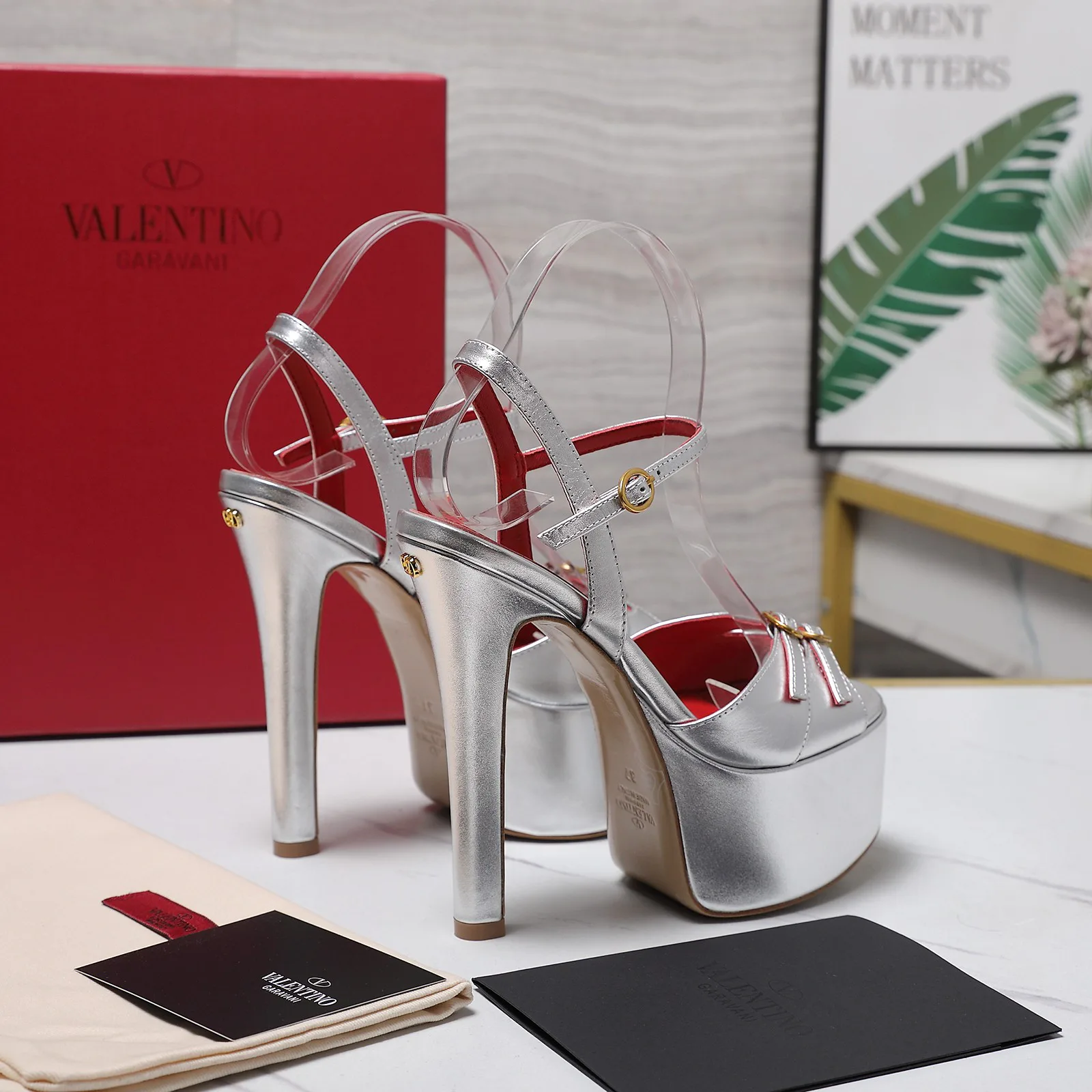 Босоножки Женские Valentino 13542427