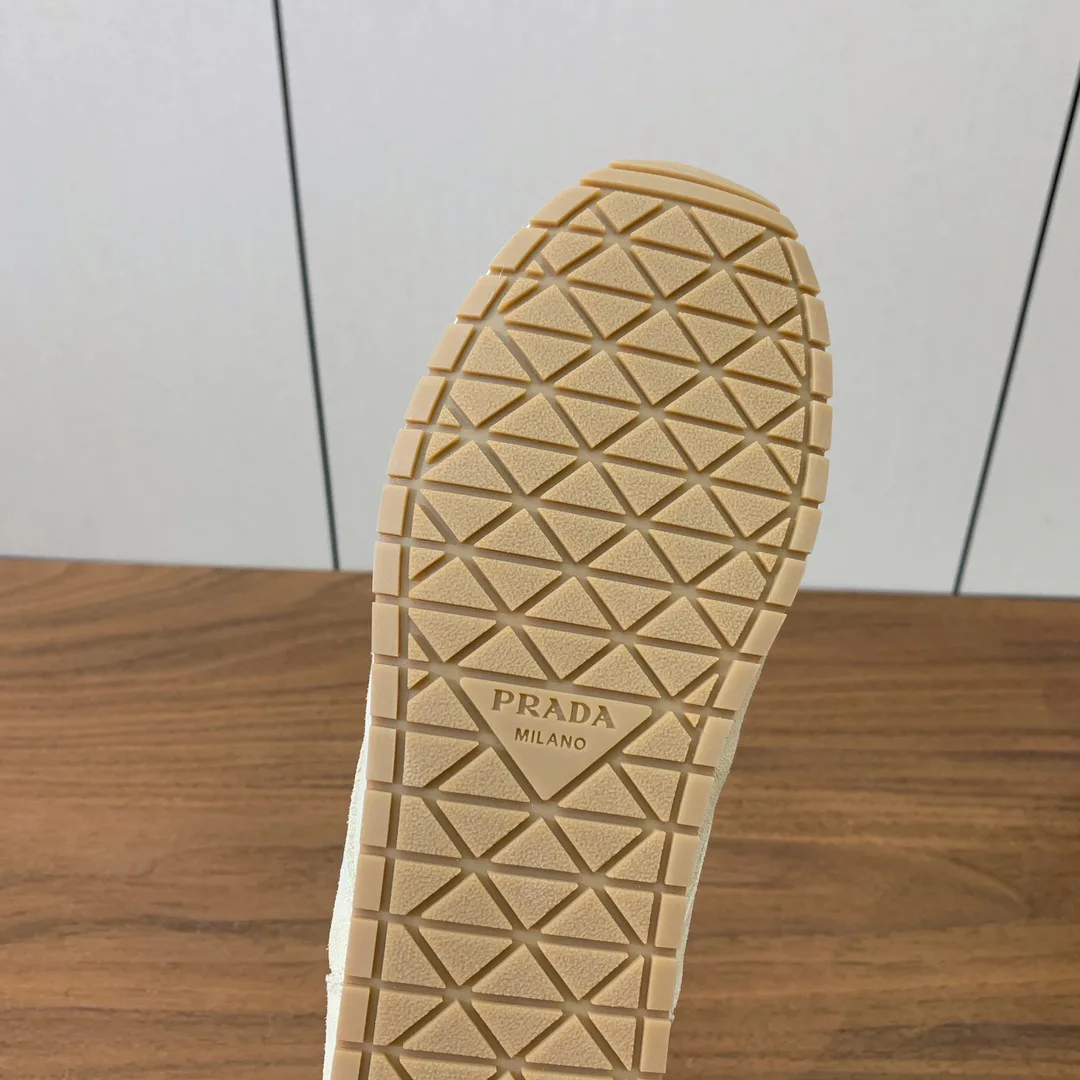 Кроссовки Женские Prada 879176