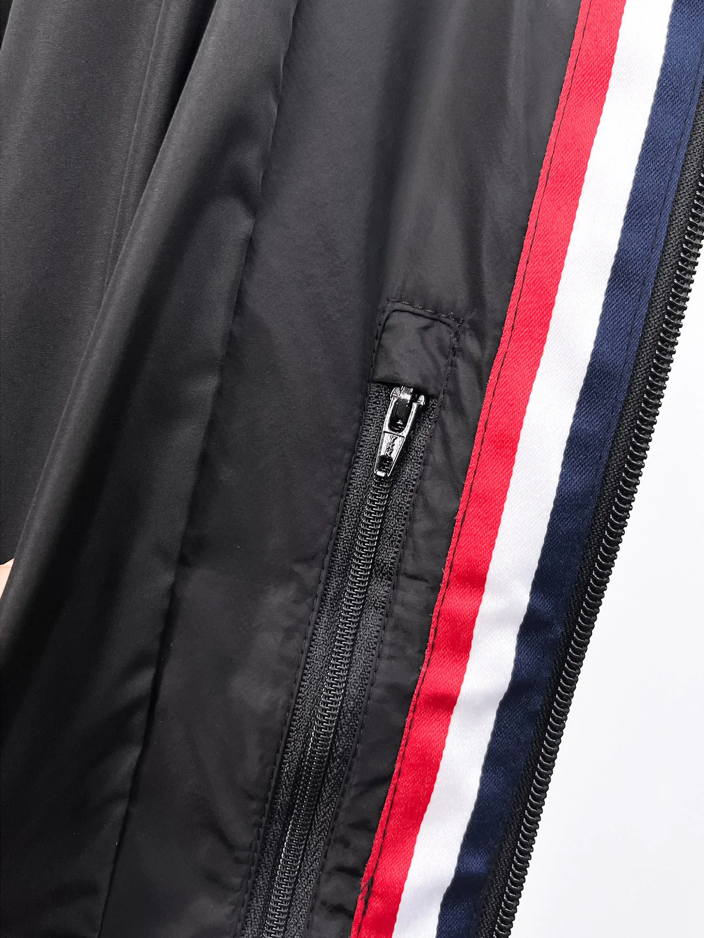 Куртки И Пуховики Мужские Moncler 18191465