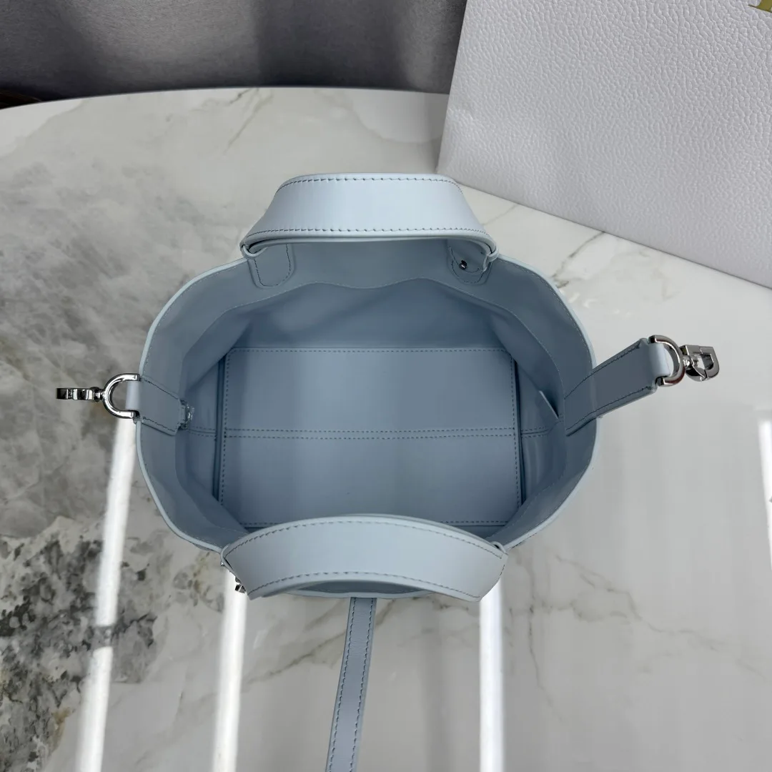 Классические Сумки Женские Christian Dior 11905827