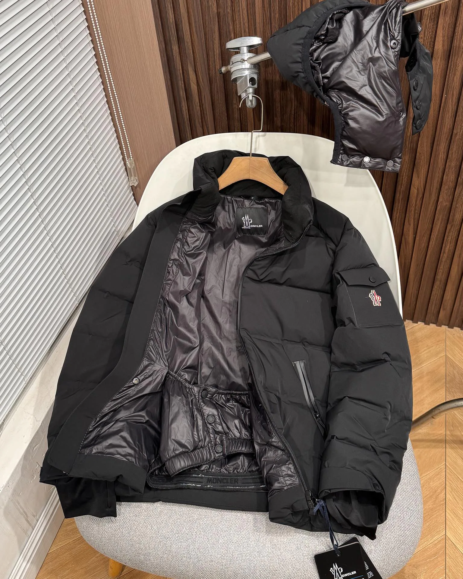 Куртки И Пуховики Мужские Moncler 4963724