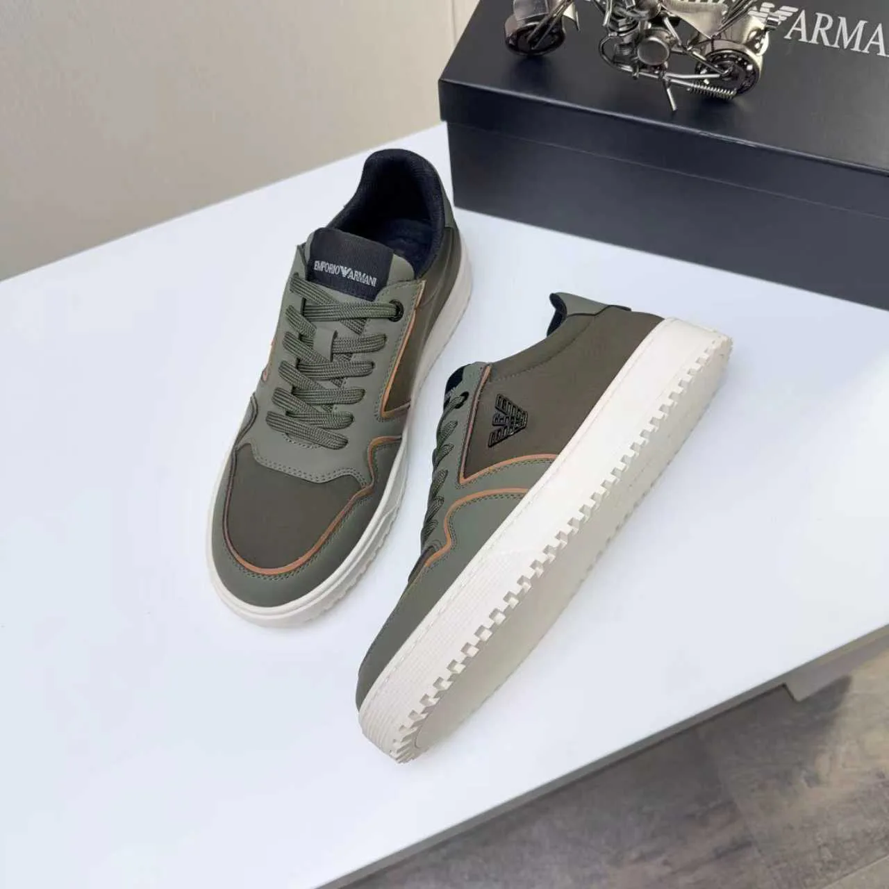 Кроссовки Мужские Armani 16978194